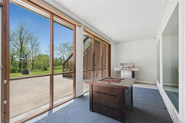 10611 Hawks Haven Road, Cedar Rapids, IA 52411