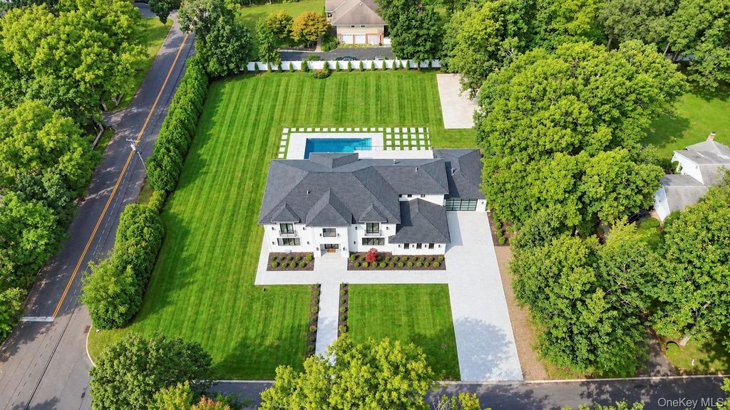 1073 Westminster Avenue, Dix Hills, NY 11746 — photo 2