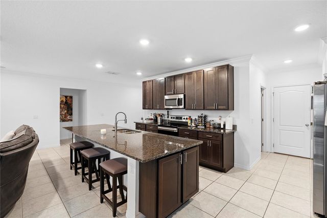 164 E FIESTA KEY LOOP, Deland, FL 32720