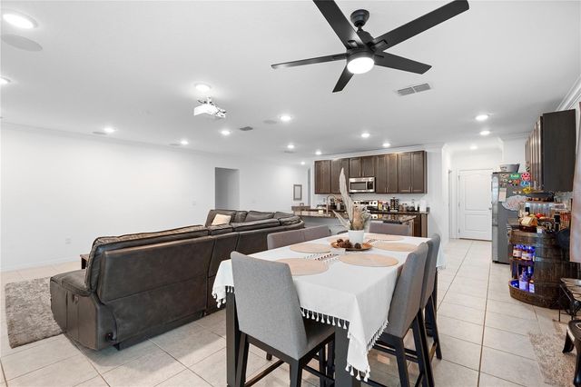 164 E FIESTA KEY LOOP, Deland, FL 32720