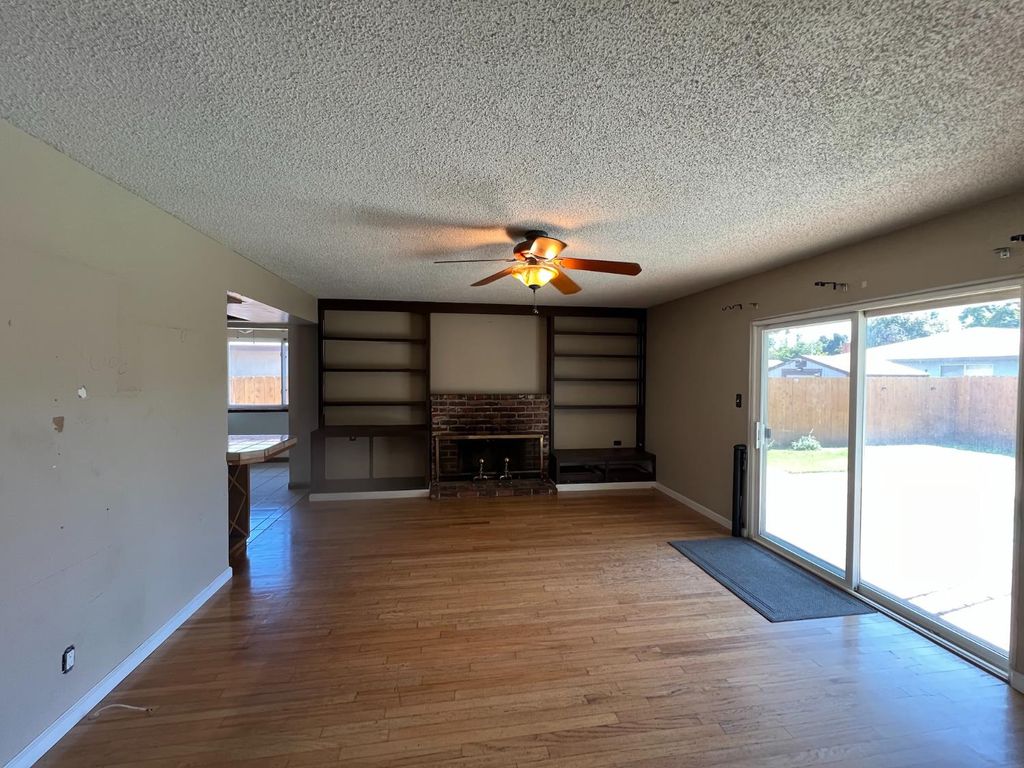 Image 2 of property listing at 4463 N Meridian Avenue, Fresno, CA 93726