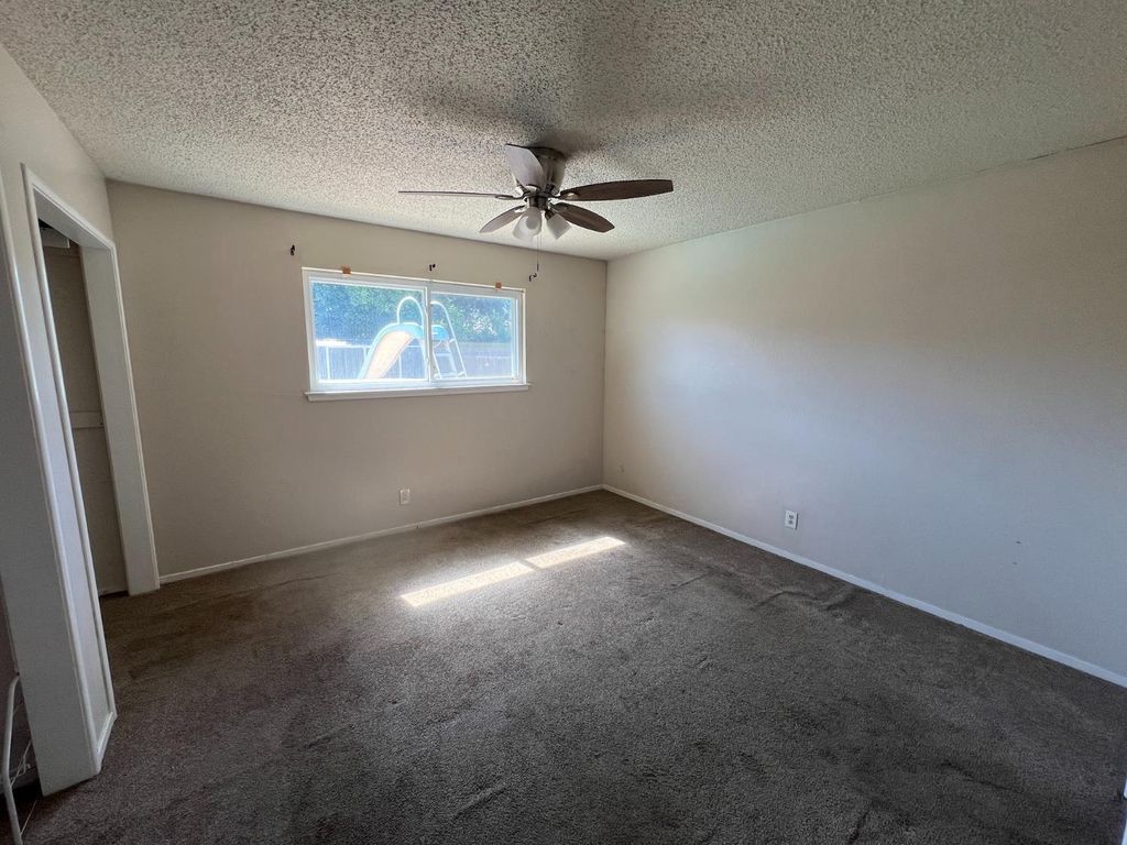 Image 7 of property listing at 4463 N Meridian Avenue, Fresno, CA 93726