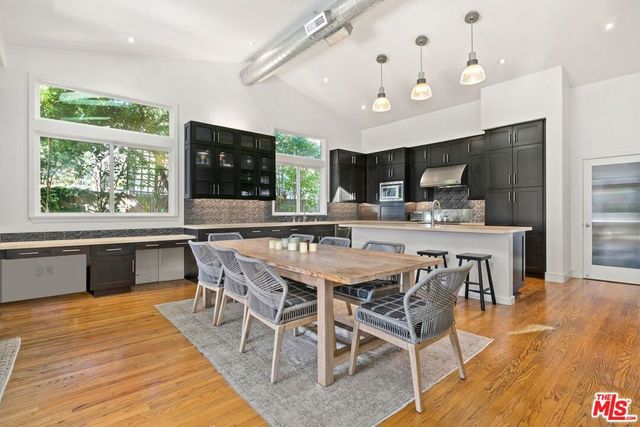 843 Enchanted Way, Pacific Palisades, CA 90272