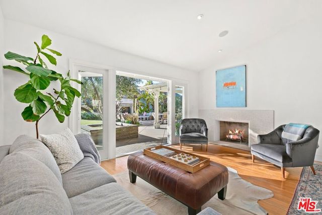 843 Enchanted Way, Pacific Palisades, CA 90272