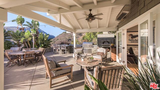 843 Enchanted Way, Pacific Palisades, CA 90272