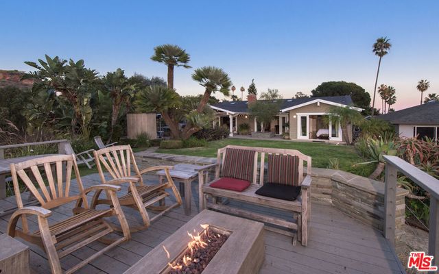843 Enchanted Way, Pacific Palisades, CA 90272