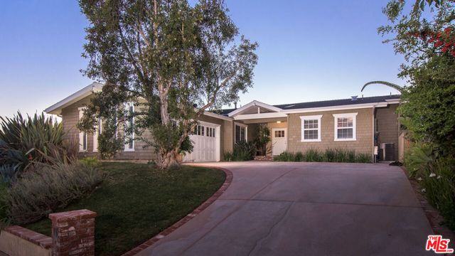 843 Enchanted Way, Pacific Palisades, CA 90272