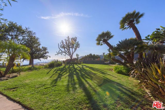 843 Enchanted Way, Pacific Palisades, CA 90272