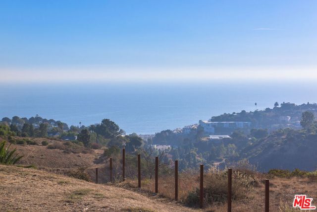 843 Enchanted Way, Pacific Palisades, CA 90272