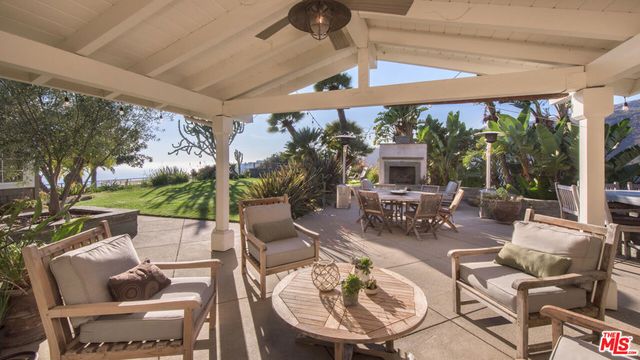 843 Enchanted Way, Pacific Palisades, CA 90272