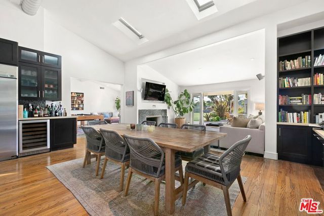 843 Enchanted Way, Pacific Palisades, CA 90272