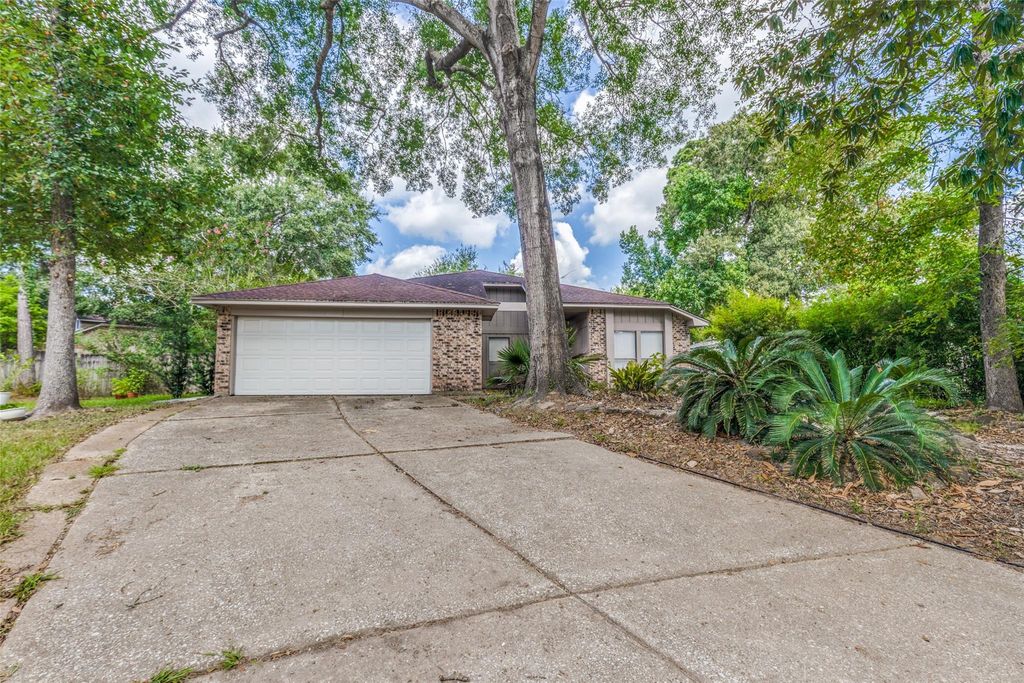 2803 Parkwood Manor Drive, Houston, TX 77339