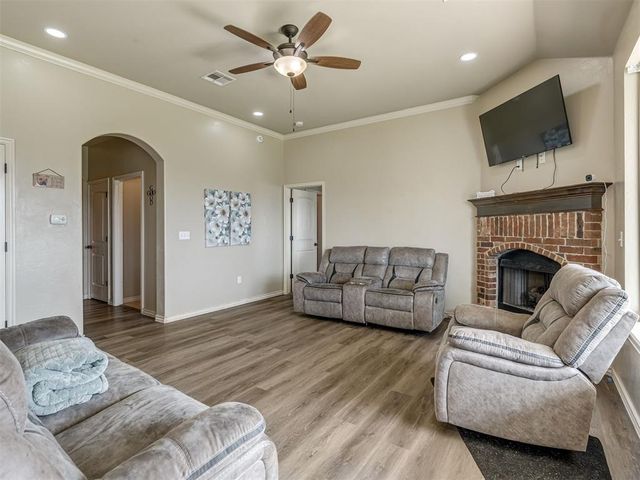20764 Frontier Place, Harrah, OK 73045