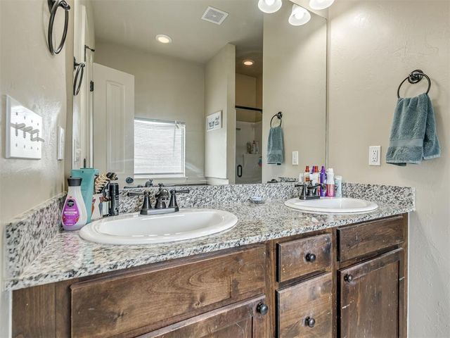 20764 Frontier Place, Harrah, OK 73045