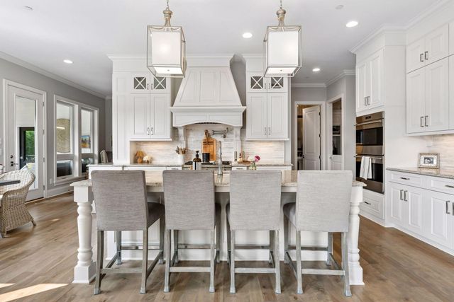 2735 Deer Run Trail E, Orono, MN 55356