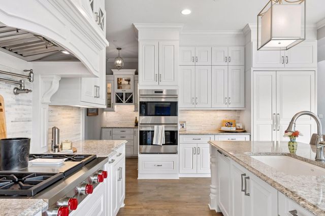 2735 Deer Run Trail E, Orono, MN 55356