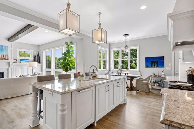 2735 Deer Run Trail E, Orono, MN 55356
