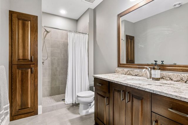 2735 Deer Run Trail E, Orono, MN 55356