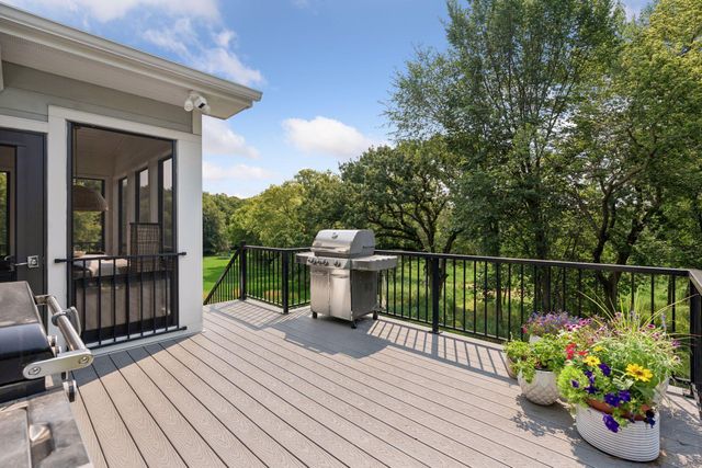 2735 Deer Run Trail E, Orono, MN 55356