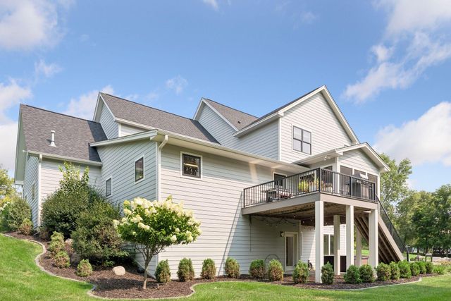 2735 Deer Run Trail E, Orono, MN 55356