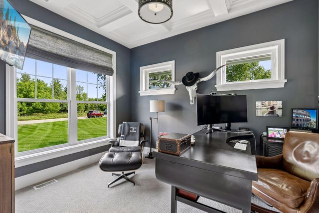2735 Deer Run Trail E, Orono, MN 55356