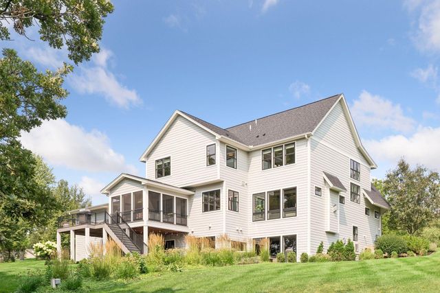 2735 Deer Run Trail E, Orono, MN 55356