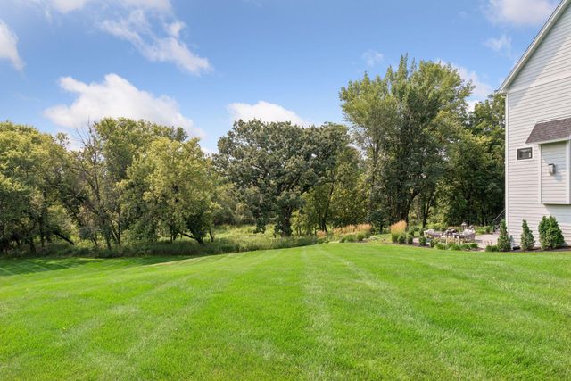 2735 Deer Run Trail E, Orono, MN 55356