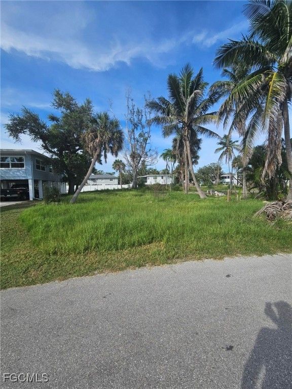 5397 Palmetto ST, Fort Myers Beach, FL 33931