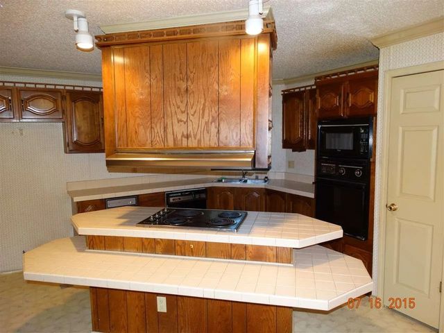 16028 Neches Parkway, Tyler, TX 75704