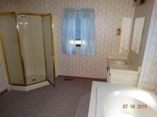 16028 Neches Parkway, Tyler, TX 75704