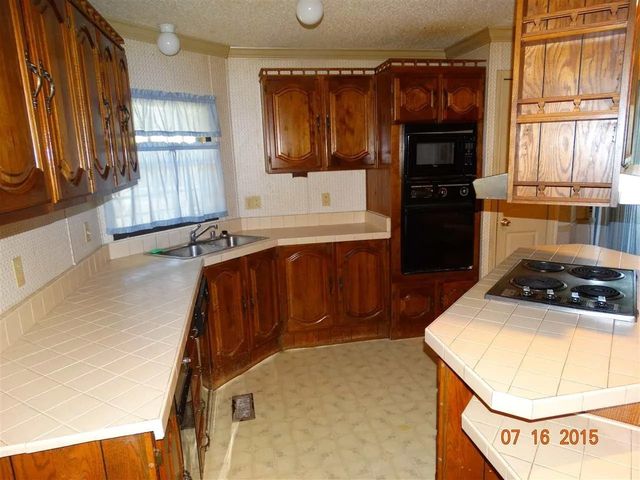 16028 Neches Parkway, Tyler, TX 75704
