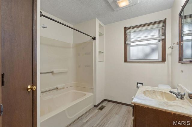 600 Locust Street, Washington, MO 63090