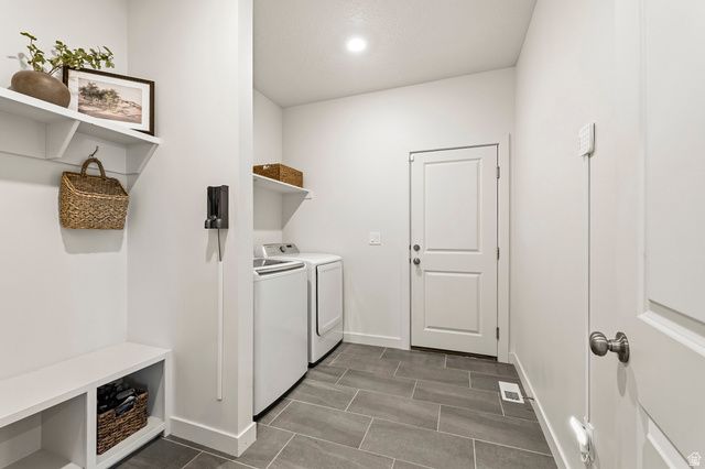 236 W PRICKLY PEAR DR, Saratoga Springs, UT 84045
