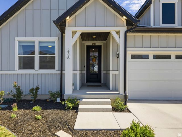 236 W PRICKLY PEAR DR, Saratoga Springs, UT 84045