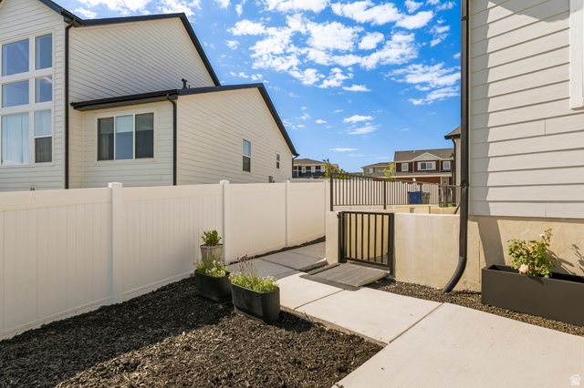 236 W PRICKLY PEAR DR, Saratoga Springs, UT 84045