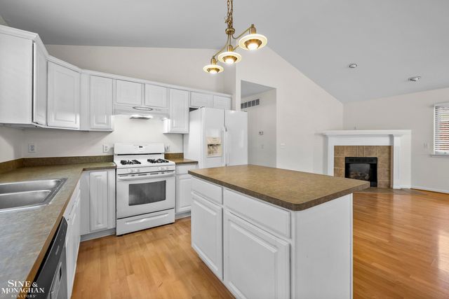 27750 Glenwood Street, Saint Clair Shores, MI 48081