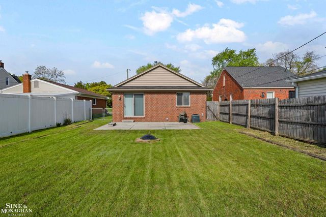 27750 Glenwood Street, Saint Clair Shores, MI 48081