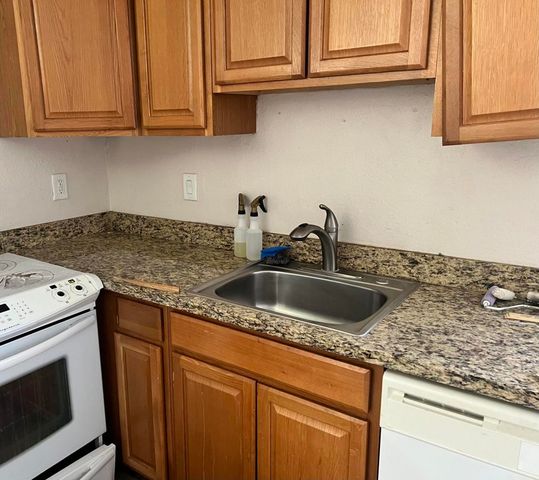 46835 Highway 74 4, Palm Desert, CA 92260