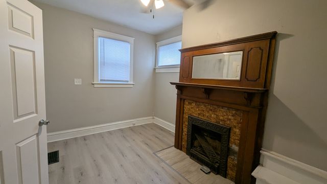 618 Douglas Court, Davenport, IA 52803