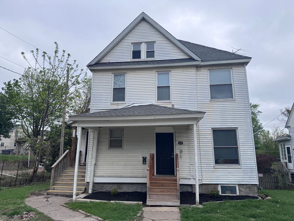 618 Douglas Court, Davenport, IA 52803