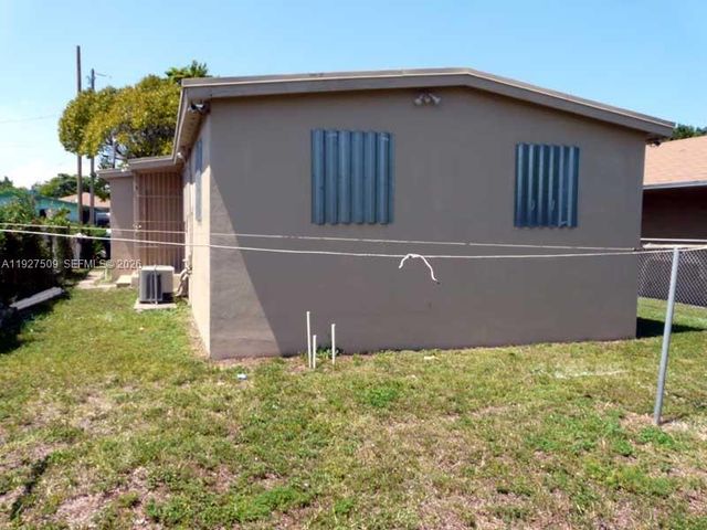 1880 NW 68th Ter, Miami, FL 33147