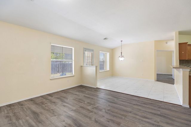 1512 Sweet Leaf LN, Pflugerville, TX 78660