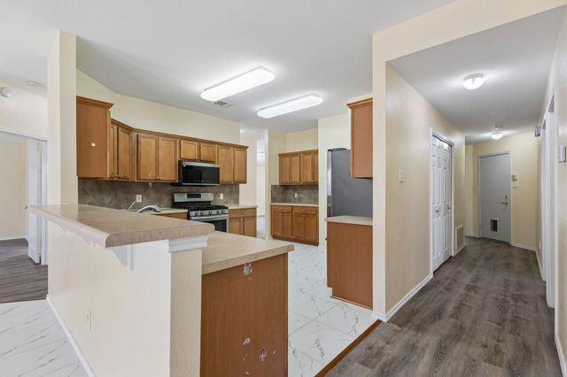 1512 Sweet Leaf LN, Pflugerville, TX 78660