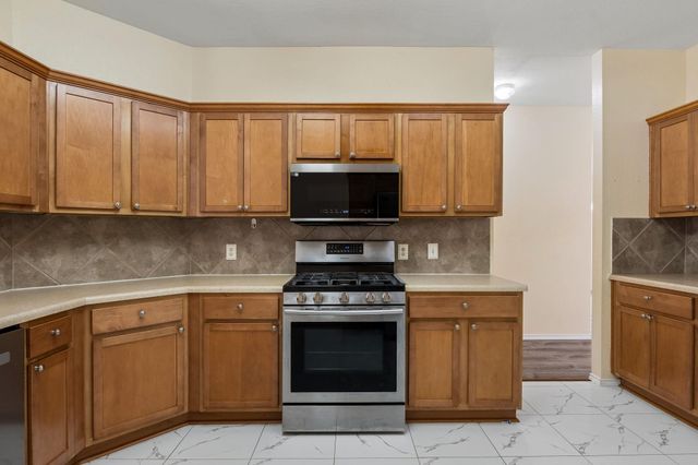 1512 Sweet Leaf LN, Pflugerville, TX 78660