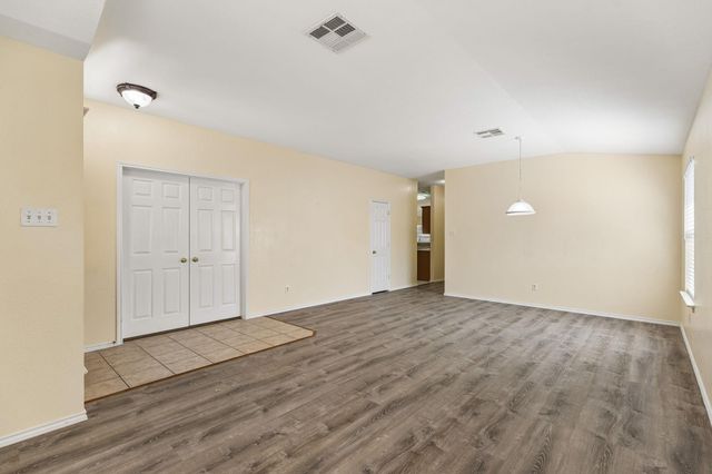 1512 Sweet Leaf LN, Pflugerville, TX 78660