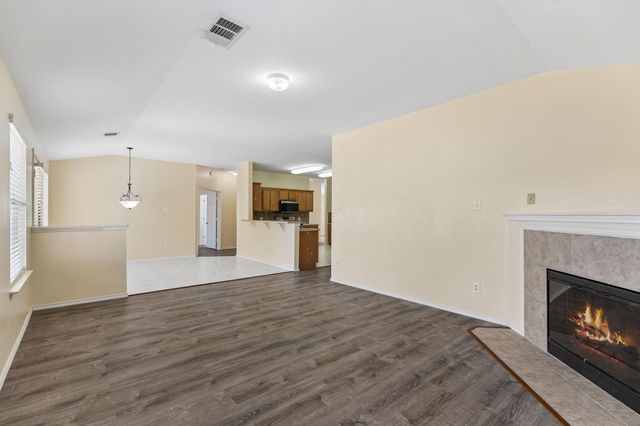 1512 Sweet Leaf LN, Pflugerville, TX 78660