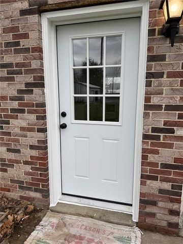 216 E Jackson St, Houston, PA 15342