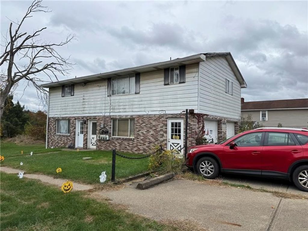 216 E Jackson St, Houston, PA 15342