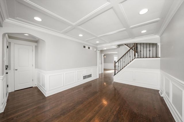 6615 S Keating Avenue, Chicago, IL 60629