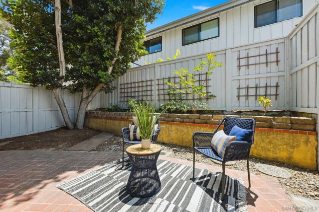 8067 Caminito Mallorca, La Jolla, CA 92037